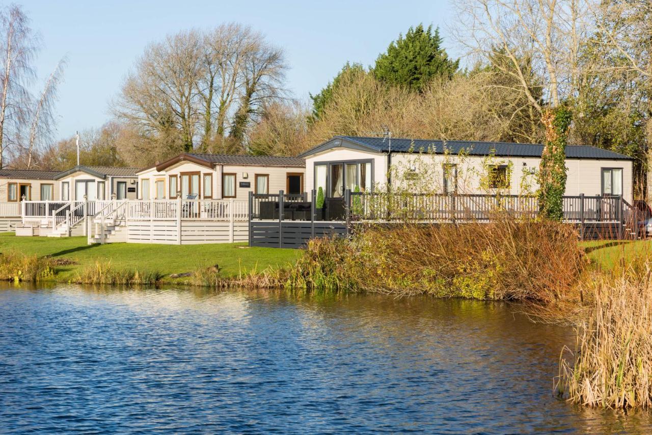 Clearwater Villa South Cerney Kültér fotó
